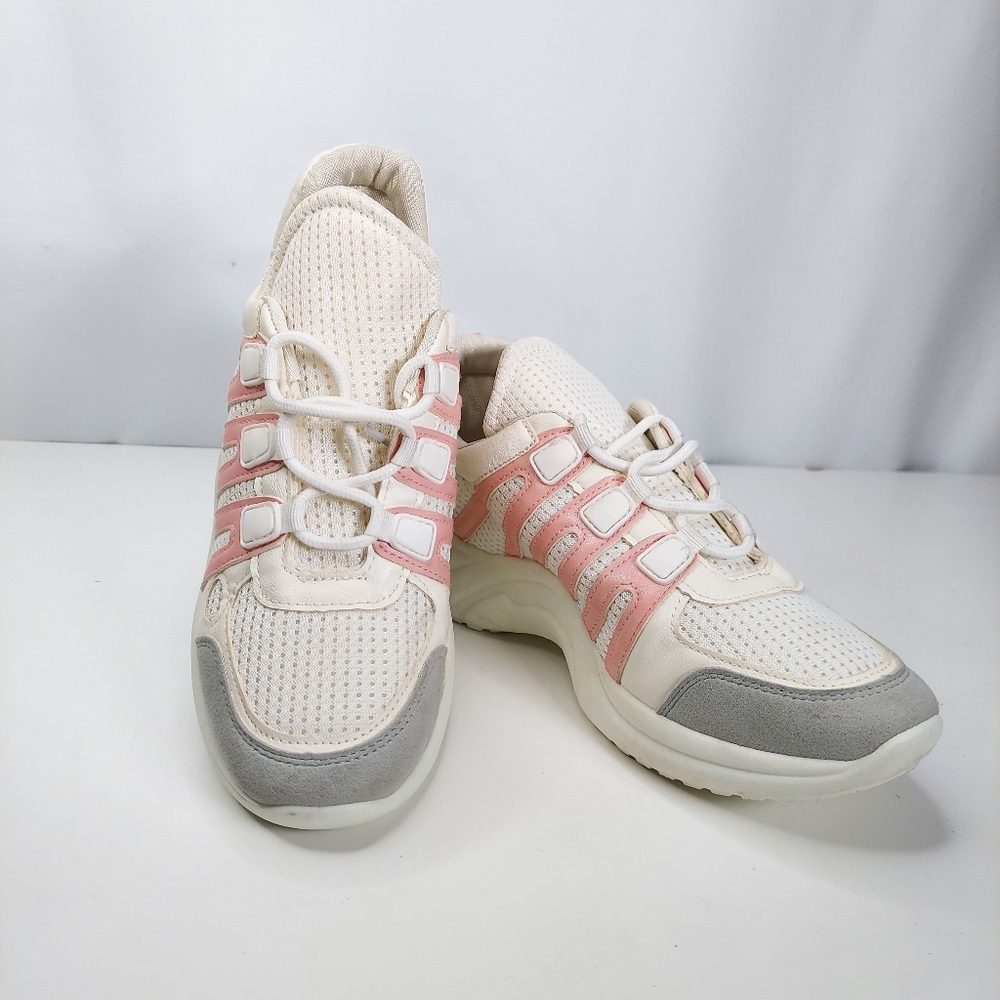 Charles Albert WomensTennis Shoes Size 9 Style-new20344. New. Read Comments.